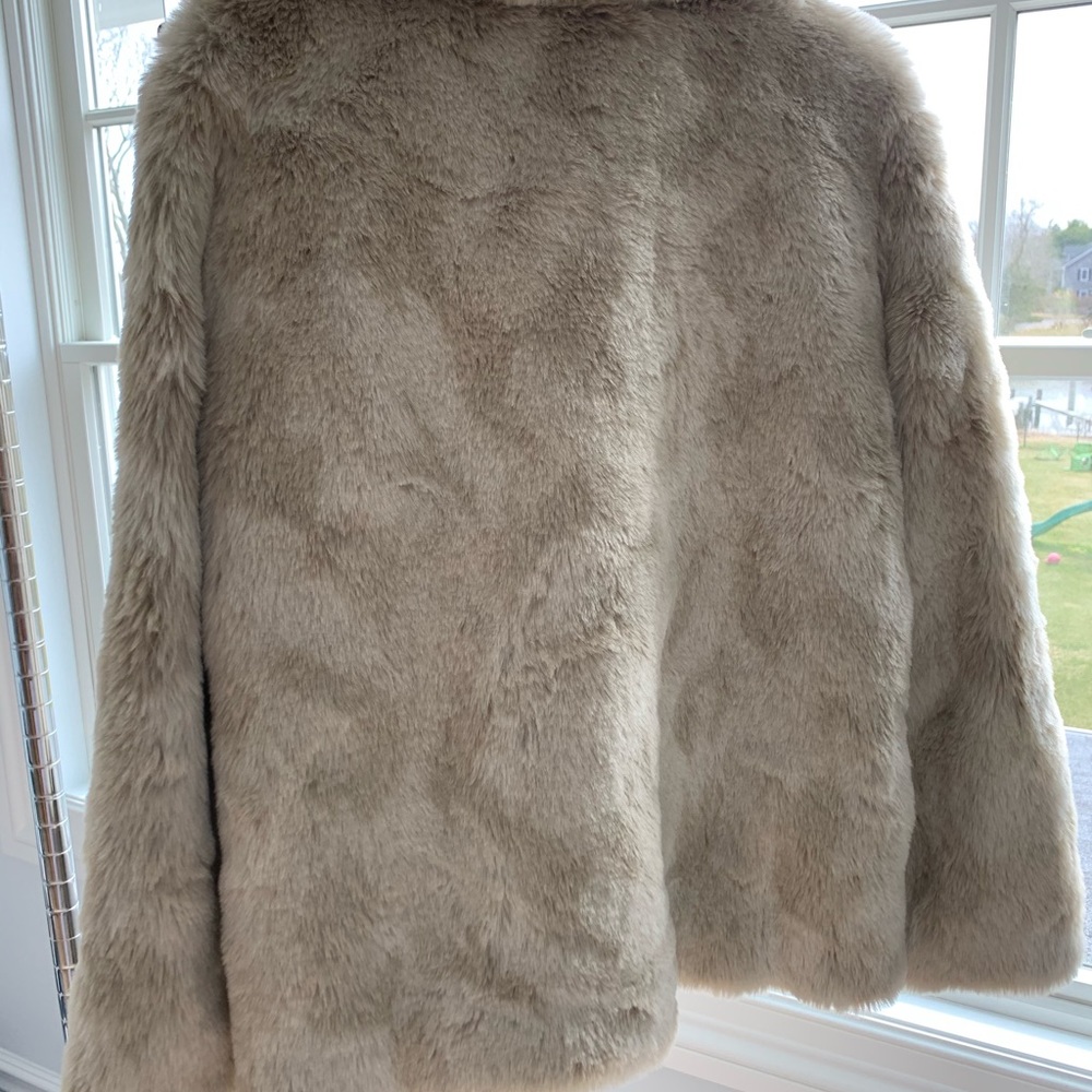 Sunday best cream fur jacket with lining
